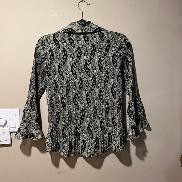 Essentials by Milano Black & Green Tones Leaf/Floral Print l/s Top sz S - Picture 11 of 15